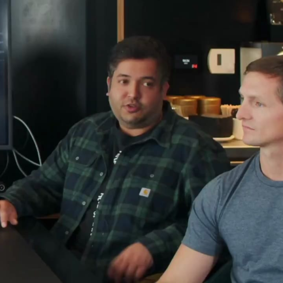 AI agent memory system diagram showing Observational Memory replacing traditional RAG architecture for lower cost and better long-context performance